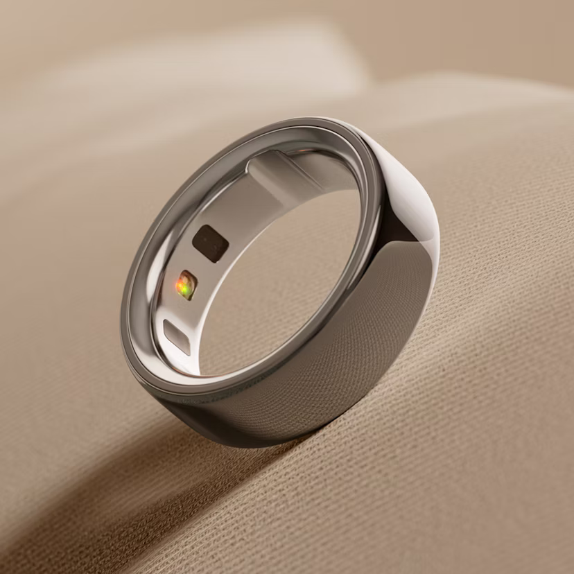 Oura Ring 4 in der Ausführung Silver