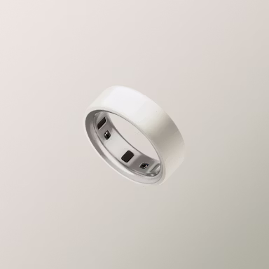 Oura Ring 4 Ceramic in der Ausführung Cloud, Produktbild